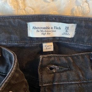 Abercrombie Curve Love 90’s Relaxed Jean High Rise